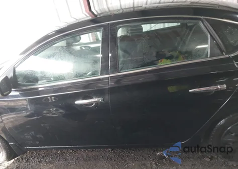 2017 Nissan Sentra S z USA, uszkodzony, nr VIN 3N1AB7AP3HY301949